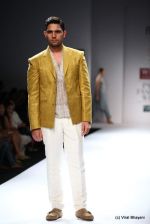 Model walk the ramp for Virtues Show at Wills Lifestyle India Fashion Week 2012 day 5 on 10th Oct 2012 (205).JPG